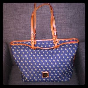 🌟Dooney Gretta Large Leisure shopper🌟